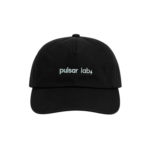 Pulsar 로고 볼 캡 by Noeyedeer